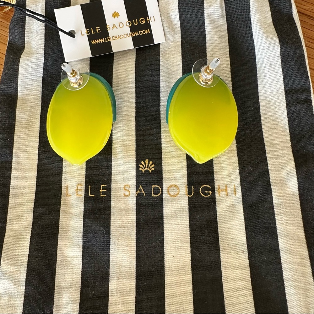 Large Lele Sadoughi 🍋 earrings - Picture 2 of 6